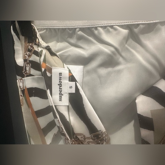 Superdown zebra print handkerchief top - Picture 4 of 4